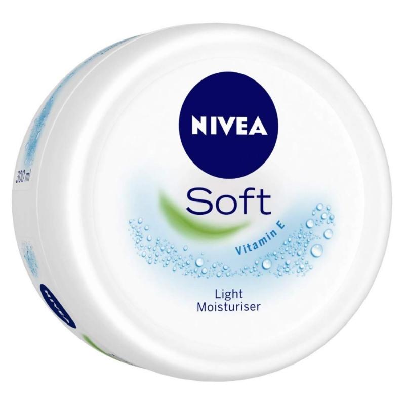Nivea Soft Light Moisturiser(White) - 25 ml