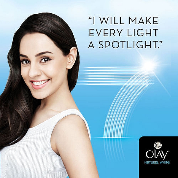 Olay Natural White Light Instant Glowing Fairness Cream - 20 g