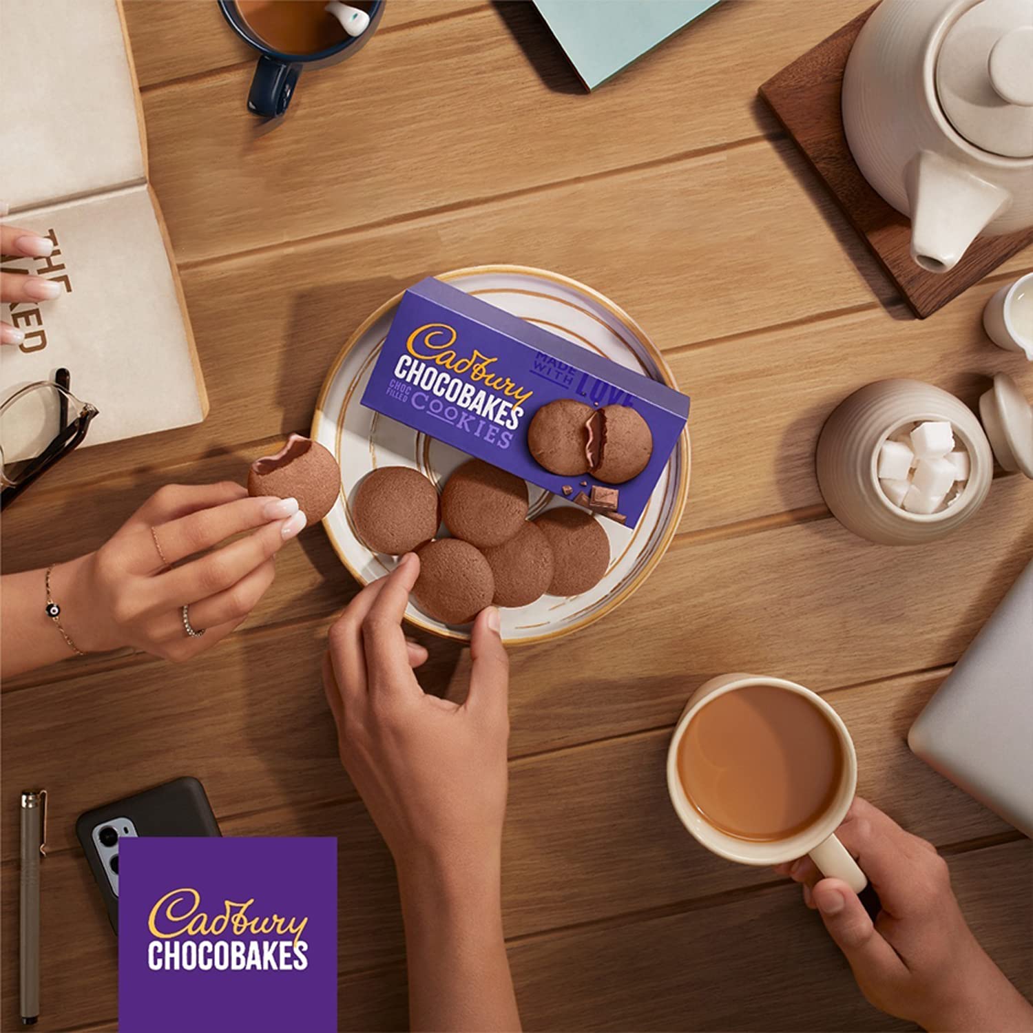 Cadbury Chocobakes Choc Filled Cookies - 75 g